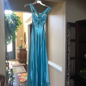 Formal gown (prom/homecoming/pageant)